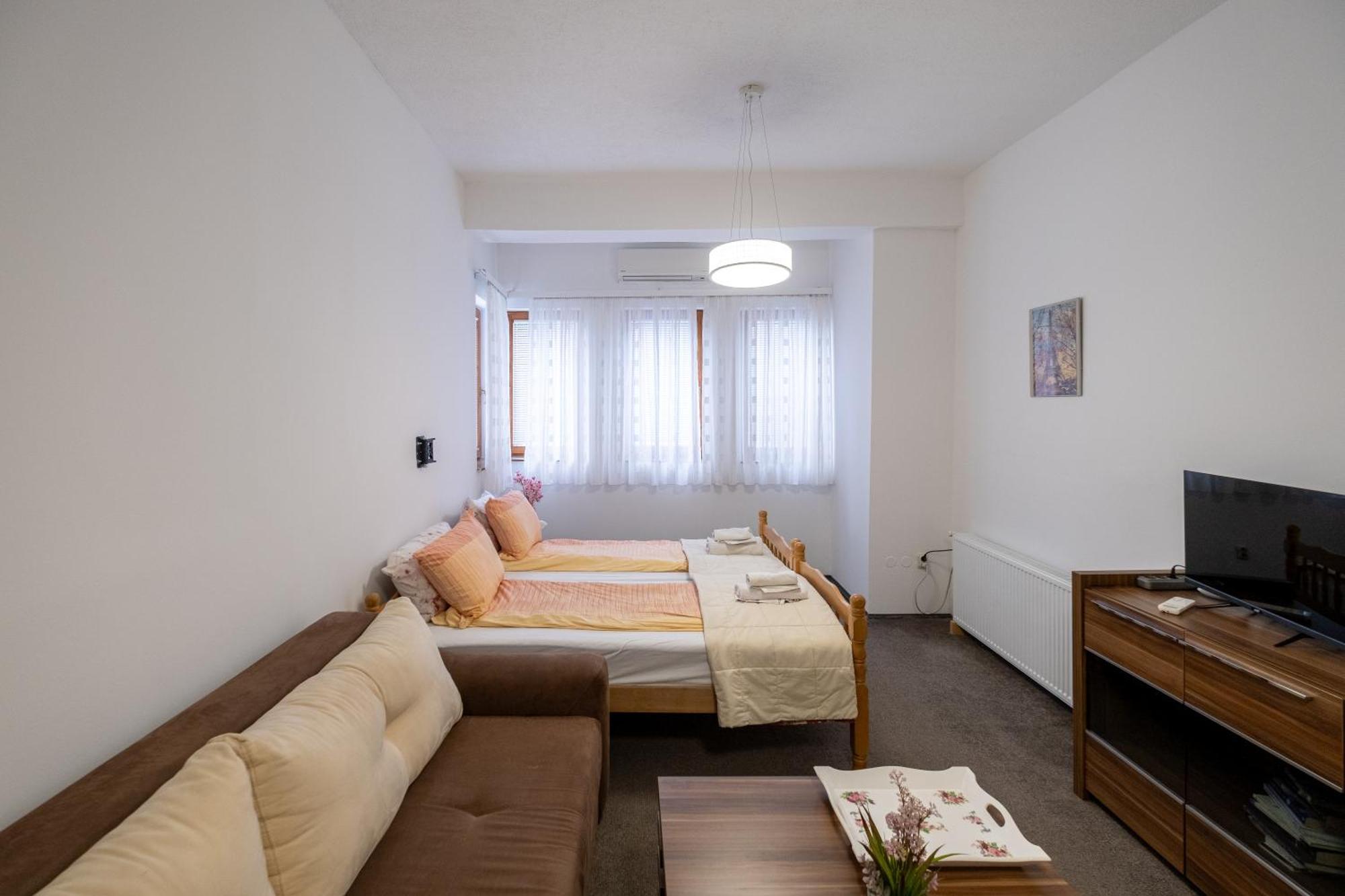 Guesthouse Rose SJJ Eksteriør billede
