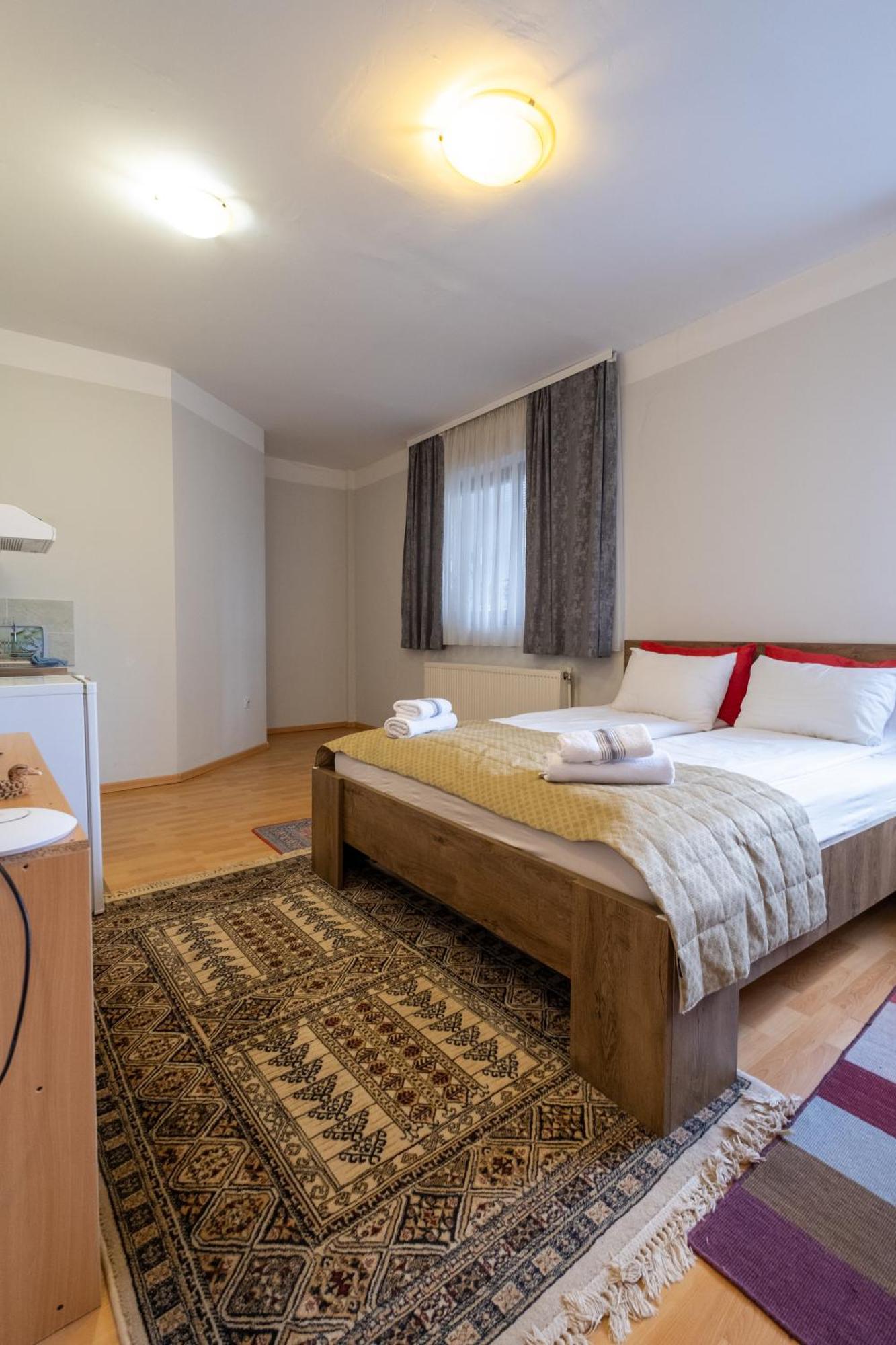 Guesthouse Rose SJJ Eksteriør billede